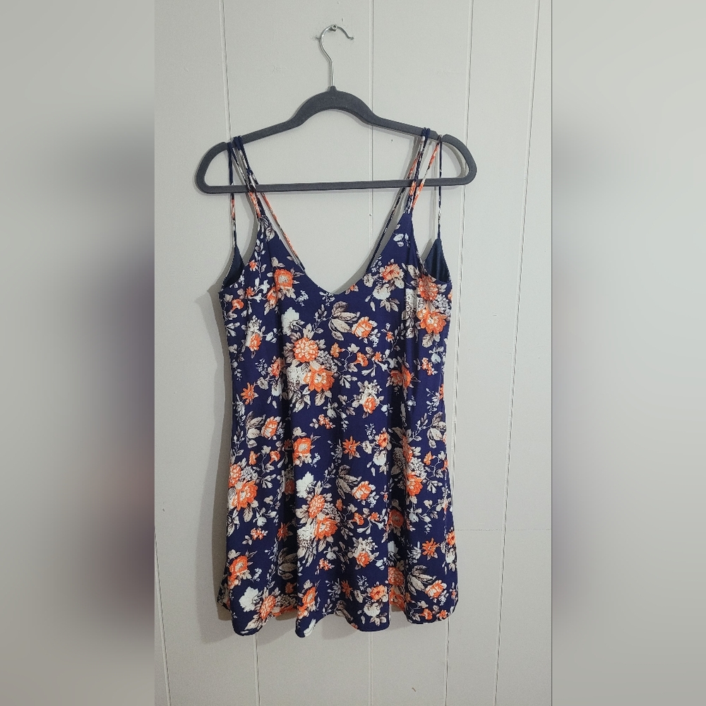 Elegant Floral V-Neck Mini Dress